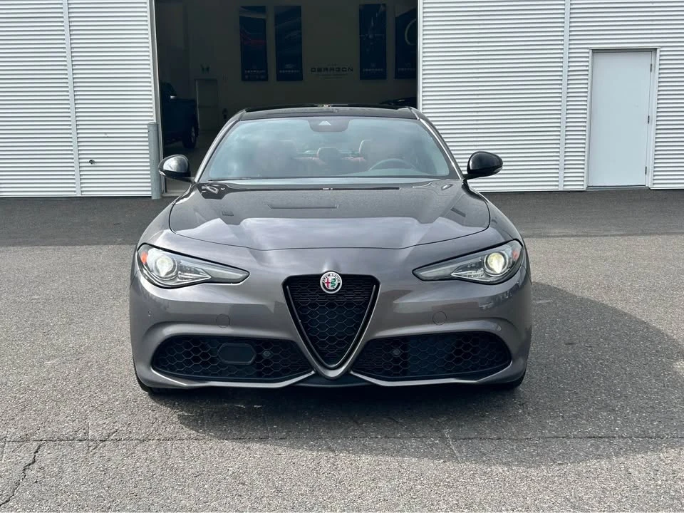 2022 Alfa Romeo Giulia - Image 2 of 17
