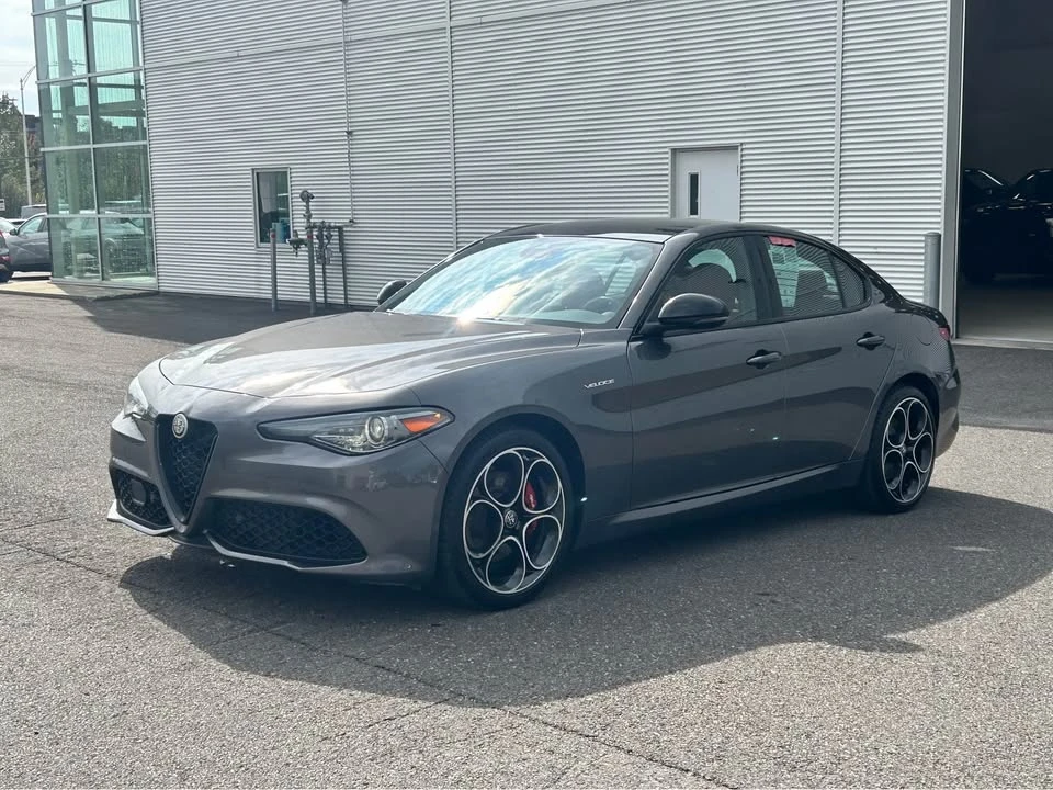 2022 Alfa Romeo Giulia - Image 3 of 17