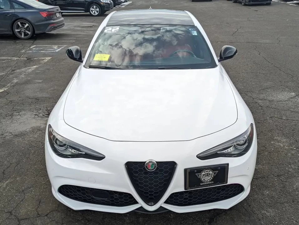 2022 Alfa Romeo Giulia - Image 3 of 20