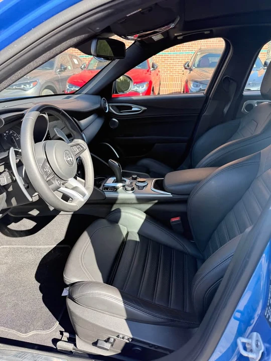 2022 Alfa Romeo Giulia - Image 8 of 14