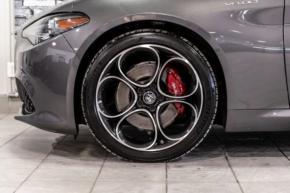 2022 Alfa Romeo Giulia - Image 7 of 19