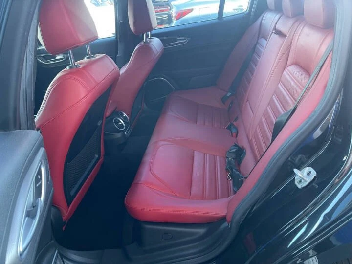 2022 Alfa Romeo Giulia - Image 8 of 20
