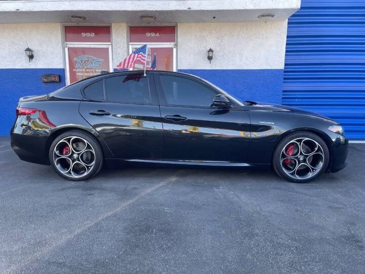 2022 Alfa Romeo Giulia - Image 4 of 20