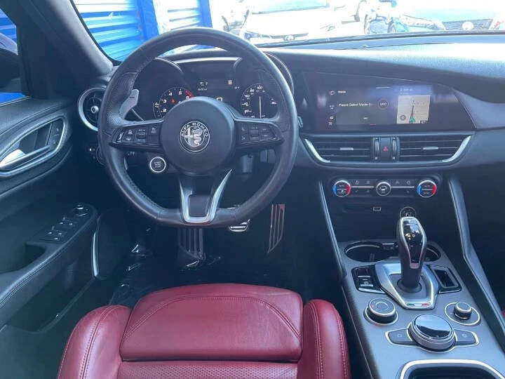 2022 Alfa Romeo Giulia - Image 18 of 20