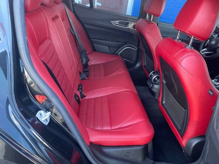 2022 Alfa Romeo Giulia - Image 13 of 20