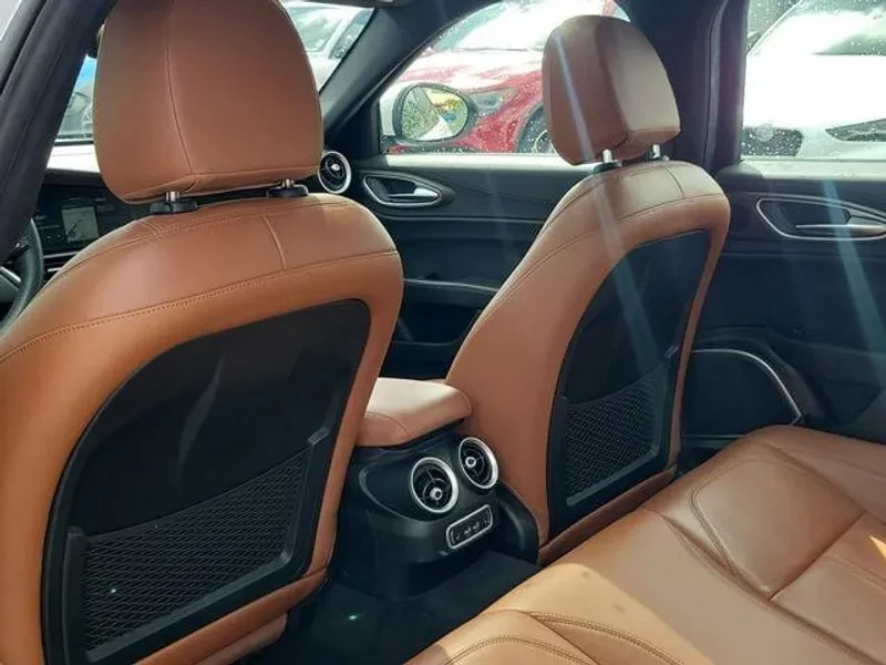 2022 Alfa Romeo Giulia - Image 10 of 12