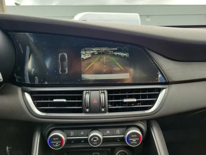 2022 Alfa Romeo Giulia - Image 6 of 12