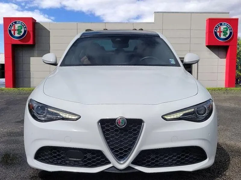 2022 Alfa Romeo Giulia - Image 2 of 12