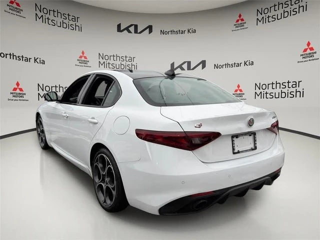 2022 Alfa Romeo Giulia - Image 2 of 20