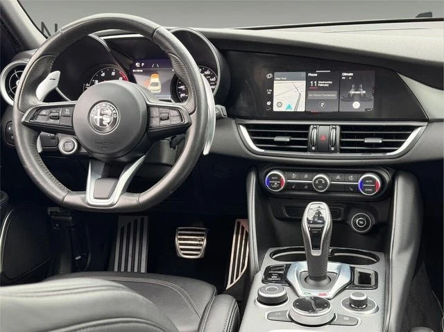 2022 Alfa Romeo Giulia - Image 19 of 20