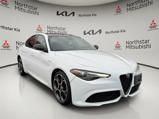 2022 Alfa Romeo Giulia - Image 5 of 20