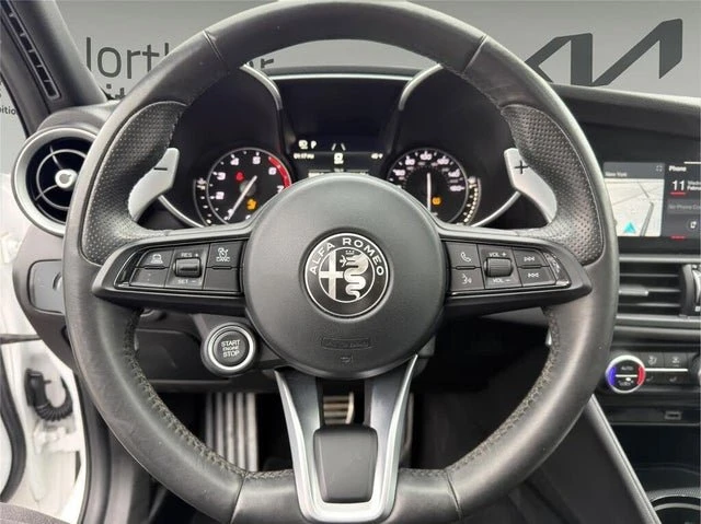 2022 Alfa Romeo Giulia - Image 10 of 20