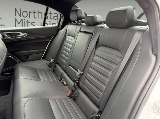 2022 Alfa Romeo Giulia - Image 16 of 20