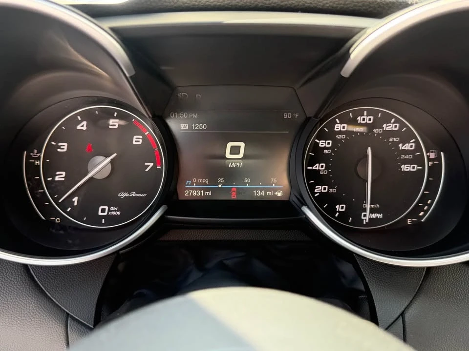 2022 Alfa Romeo Giulia - Image 9 of 12
