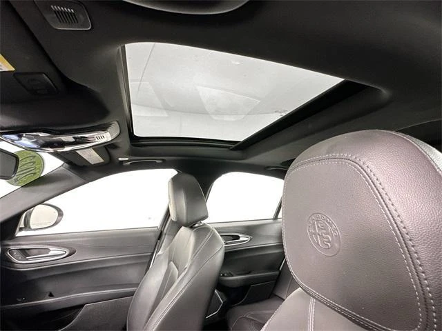 2022 Alfa Romeo Giulia - Image 20 of 20