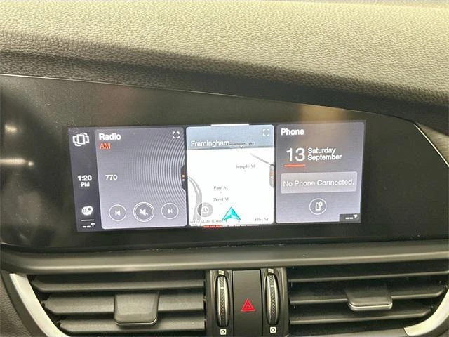 2022 Alfa Romeo Giulia - Image 14 of 20