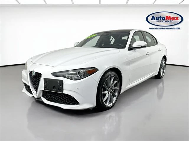 2022 Alfa Romeo Giulia - Image 5 of 20