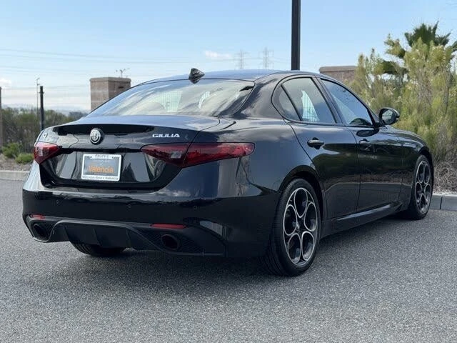 2022 Alfa Romeo Giulia - Image 7 of 19