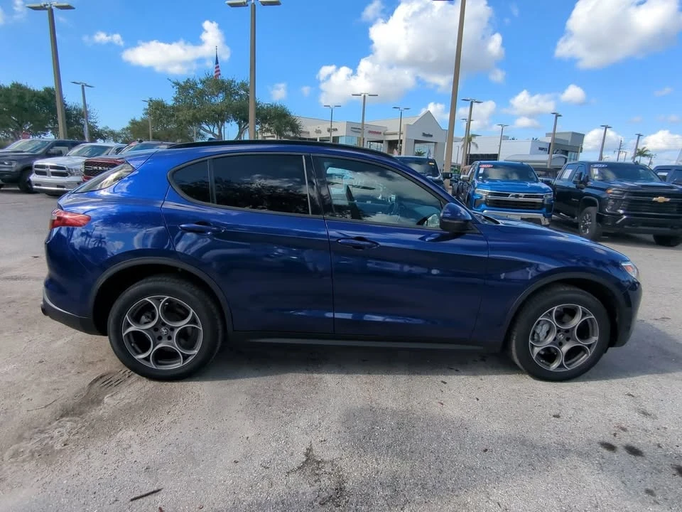 2022 Alfa Romeo Stelvio - Image 2 of 6