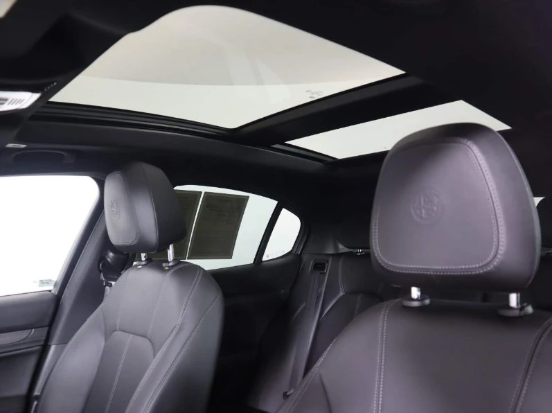 2022 Alfa Romeo Stelvio - Image 10 of 12
