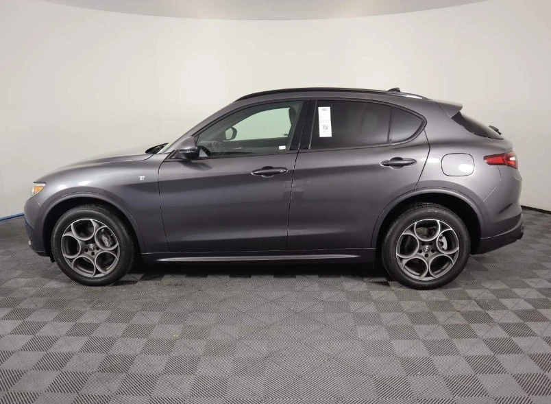 2022 Alfa Romeo Stelvio - Image 3 of 12