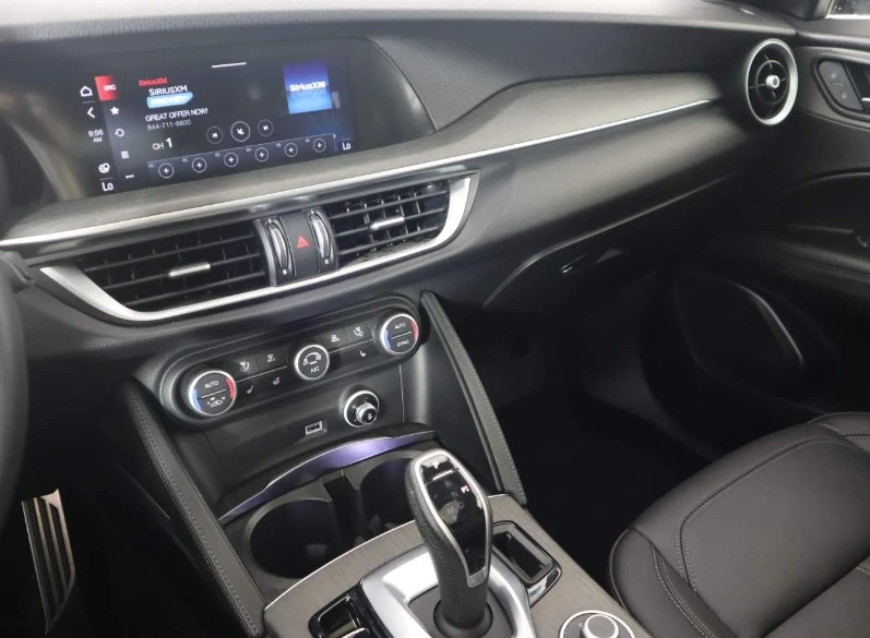 2022 Alfa Romeo Stelvio - Image 11 of 12