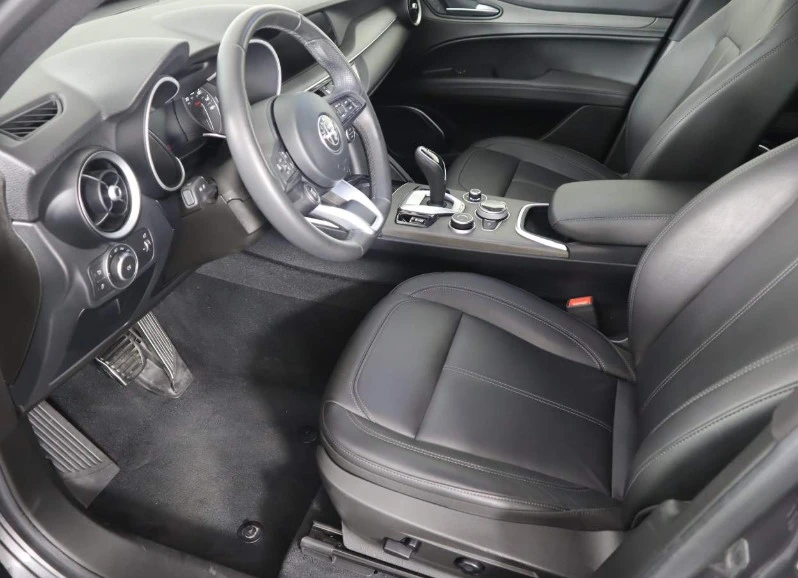 2022 Alfa Romeo Stelvio - Image 8 of 12