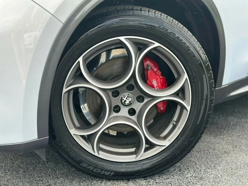 2022 Alfa Romeo Stelvio - Image 2 of 20