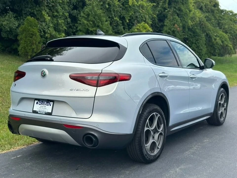 2022 Alfa Romeo Stelvio - Image 10 of 20