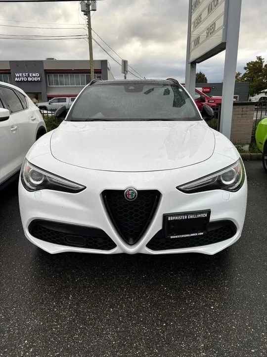 2022 Alfa Romeo Stelvio - Image 2 of 6