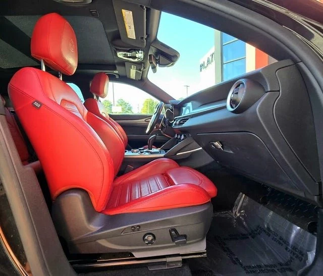 2022 Alfa Romeo Stelvio - Image 15 of 16