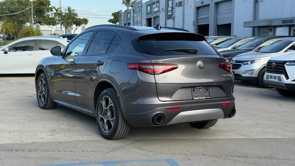 2022 Alfa Romeo Stelvio - Image 3 of 15
