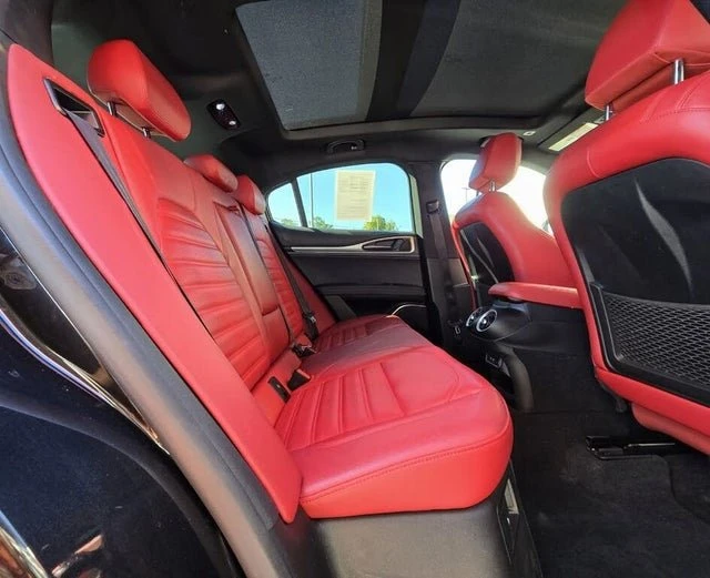 2022 Alfa Romeo Stelvio - Image 14 of 16