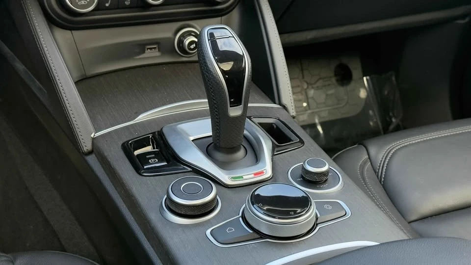 2022 Alfa Romeo Stelvio - Image 7 of 15