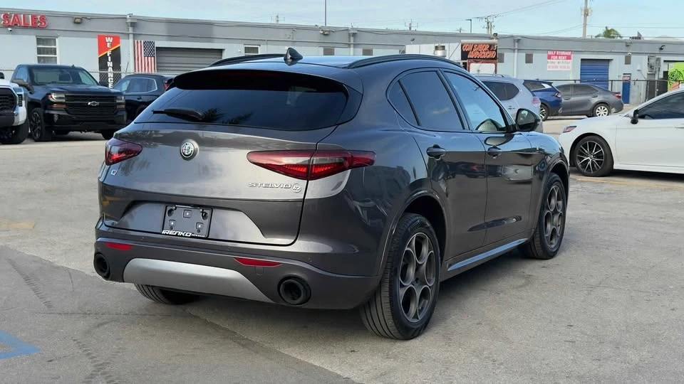 2022 Alfa Romeo Stelvio - Image 4 of 15