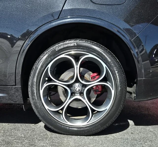2022 Alfa Romeo Stelvio - Image 5 of 16