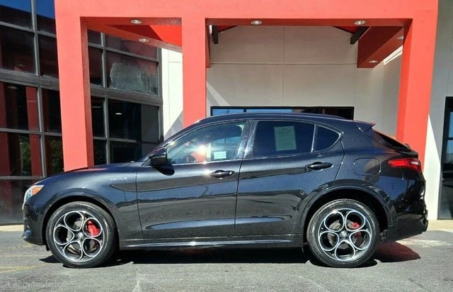 2022 Alfa Romeo Stelvio - Image 4 of 16