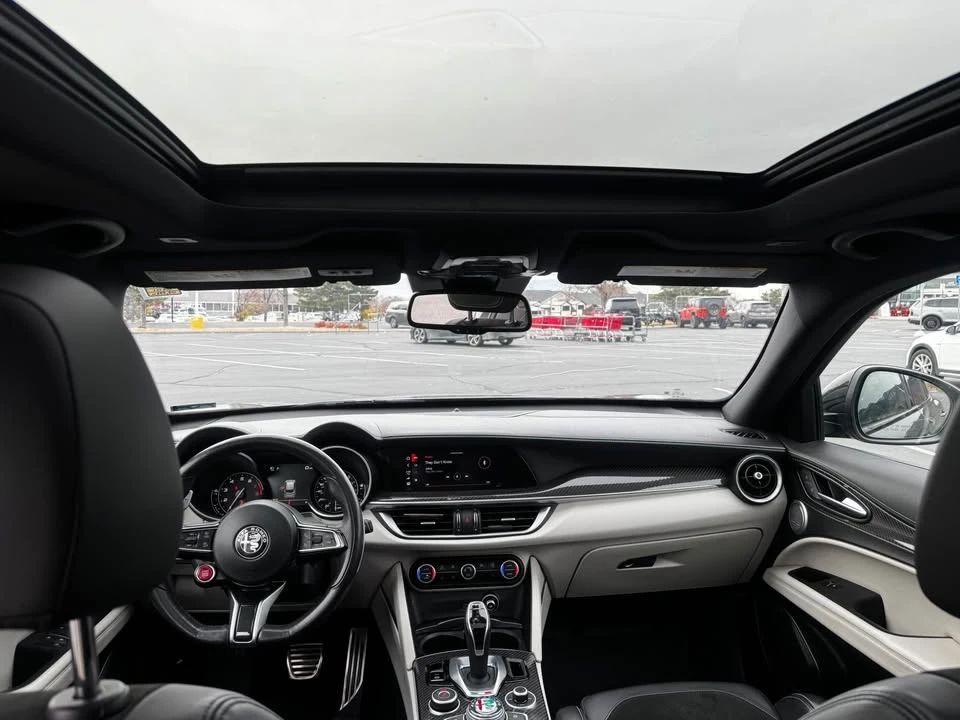 2022 Alfa Romeo Stelvio - Image 8 of 11