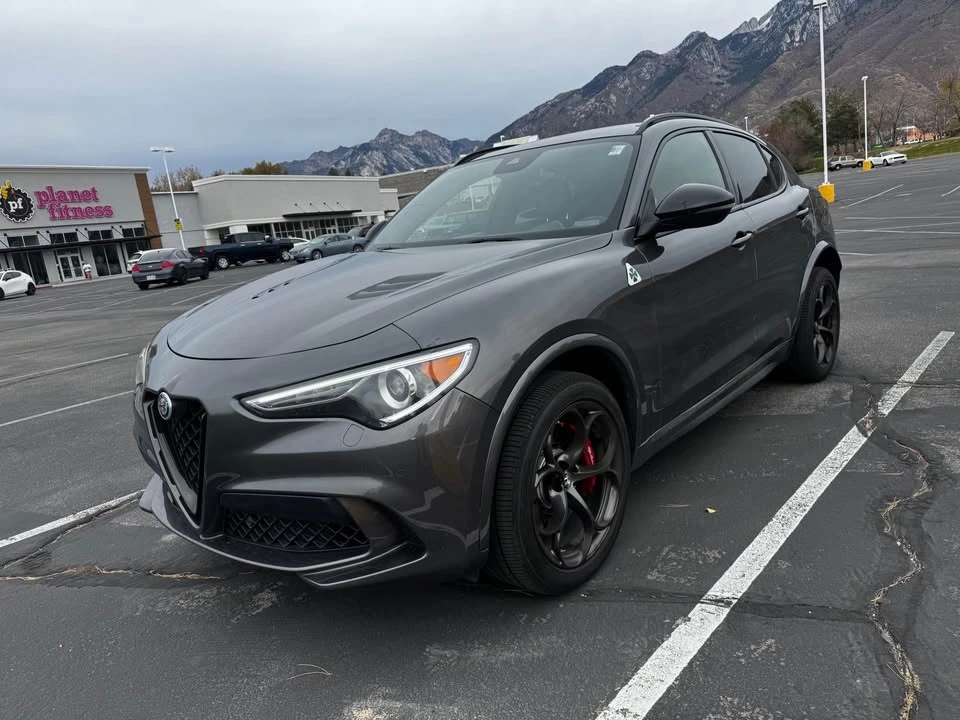 2022 Alfa Romeo Stelvio - Image 3 of 11
