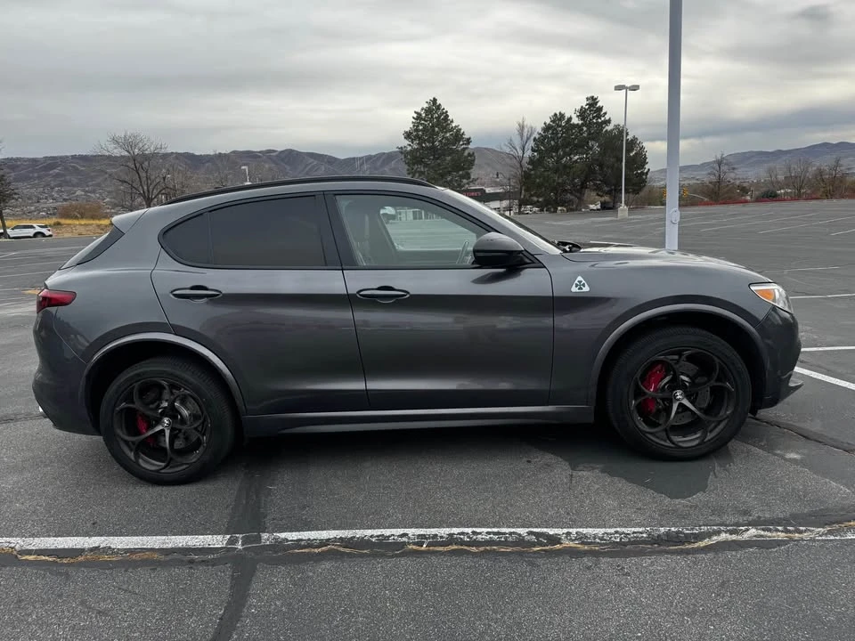 2022 Alfa Romeo Stelvio - Image 5 of 11