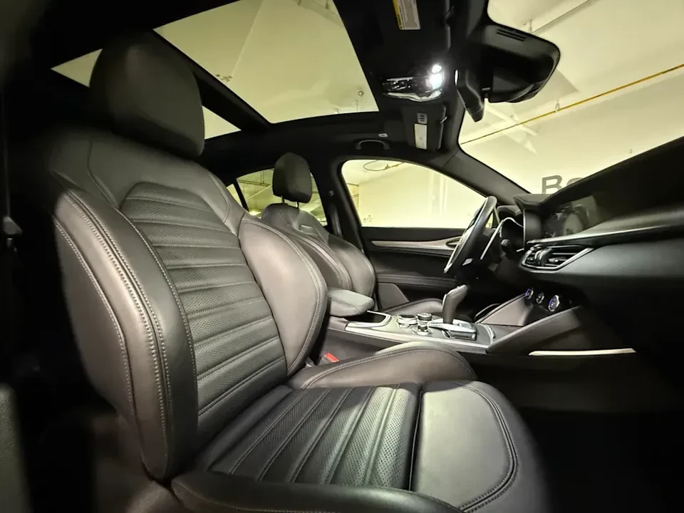 2022 Alfa Romeo Stelvio - Image 11 of 16