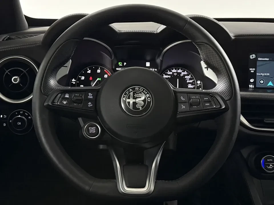 2022 Alfa Romeo Stelvio - Image 13 of 16