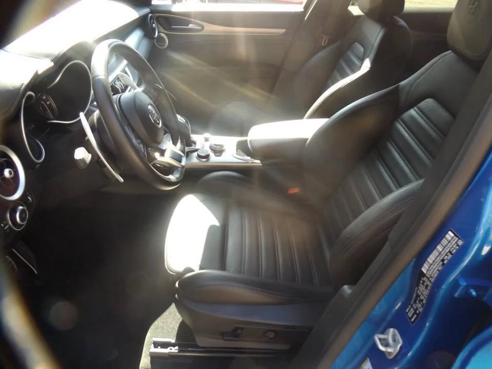 2022 Alfa Romeo Stelvio - Image 16 of 19