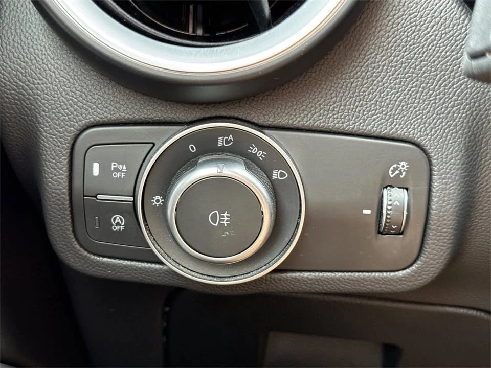 2022 Alfa Romeo Stelvio - Image 16 of 20