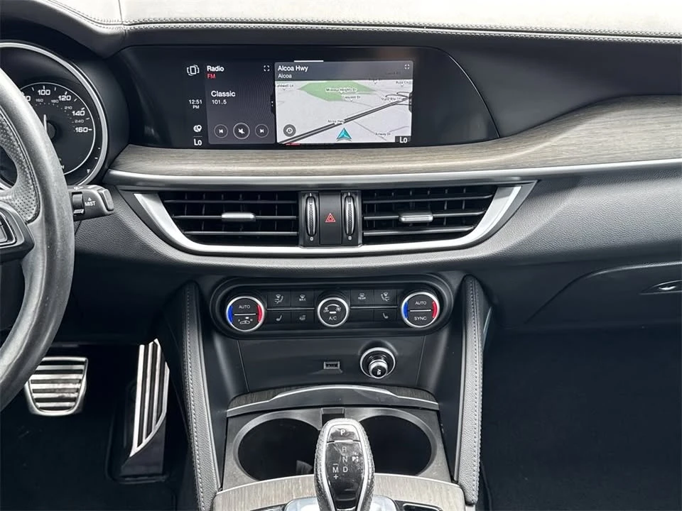 2022 Alfa Romeo Stelvio - Image 12 of 20
