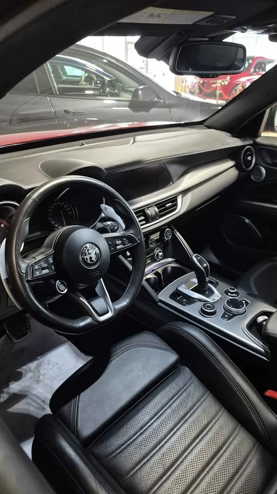 2022 Alfa Romeo Stelvio - Image 9 of 11