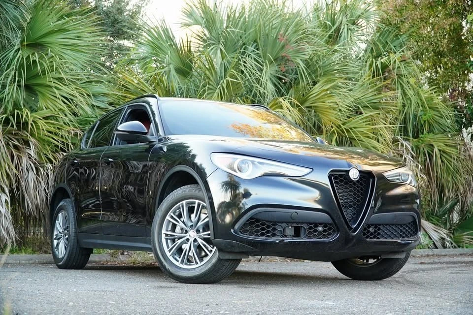 2022 Alfa Romeo Stelvio - Image 2 of 20