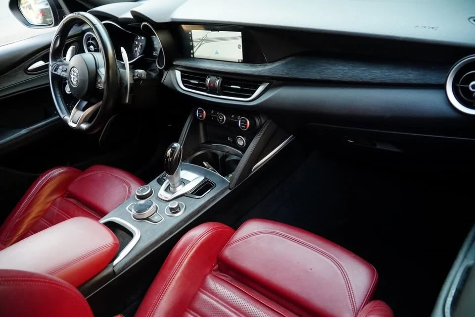 2022 Alfa Romeo Stelvio - Image 11 of 20