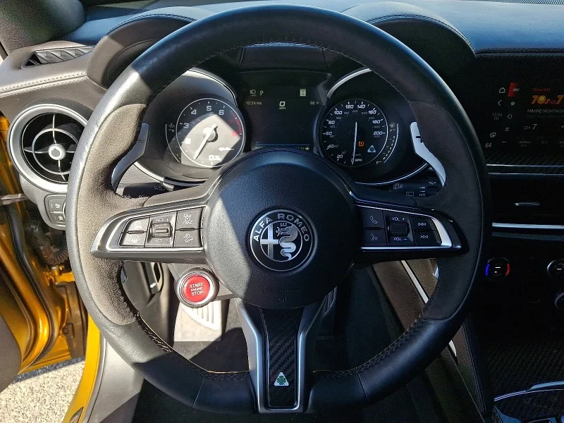 2022 Alfa Romeo Stelvio - Image 11 of 12