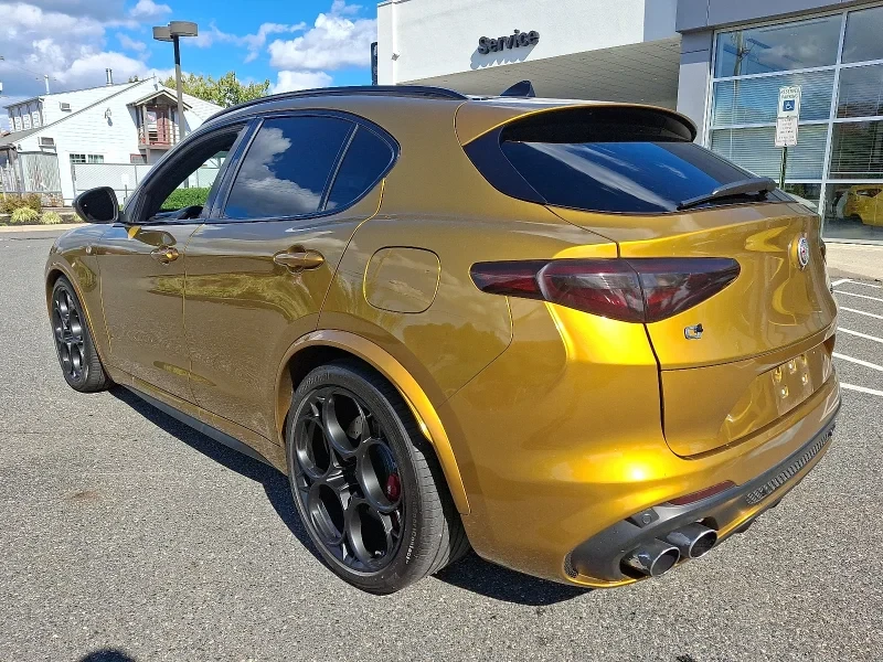 2022 Alfa Romeo Stelvio - Image 5 of 12